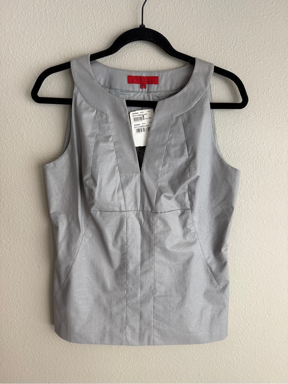NWT Donna Hallhuber Sz 38 M Sleeveless Blouse Shimmer Gray V Neck Peplum
